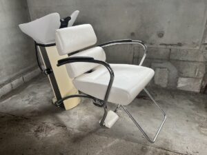 業務用美容機器は何年落ちまで売れる?スチーマー・促進器・美容サロン設備の査定基準 タカラベルモント KAZE EX NRS1Mカットチェアシャンプー台