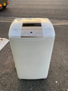 洗濯機を売る前に何をする?水抜き・掃除・取り外し・搬出時の注意点 ハイアール Haier 高濃度洗浄機能 洗濯機 7.0kg JW K70M