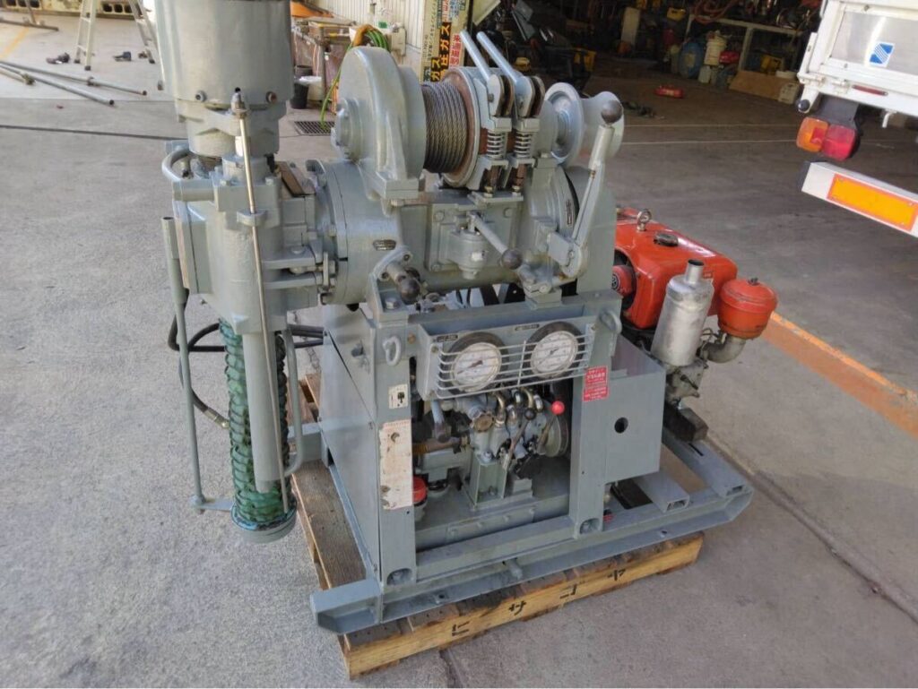 閉鎖工場の機械設備を売る順番|電源撤去前の動作動画と機械銘板 ボーリングマシン 東邦地下工機 D1B 48 油圧チャック 1024x769