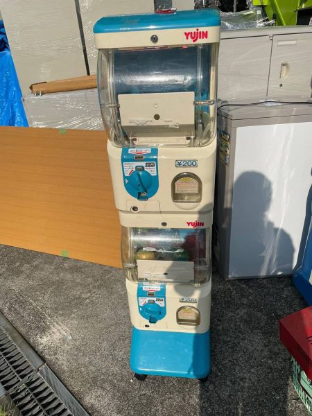 ガチャガチャ本体は売れる?ガチャポン筐体の買取相場・高く売れる条件を実際の買取店が解説 ユージン yujin ガチャガチャ本体 鍵付き