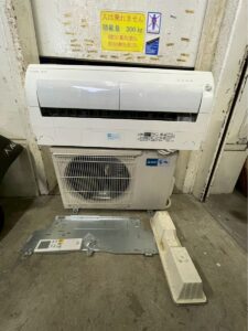 三菱 霧ヶ峰 ルームエアコン 2.5kw 8畳 MSZ EX2523E3 W 225x300 1
