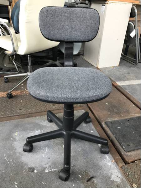 事務椅子 回転椅子 オフィス 高さ調節 布地 52×52×82 450x600