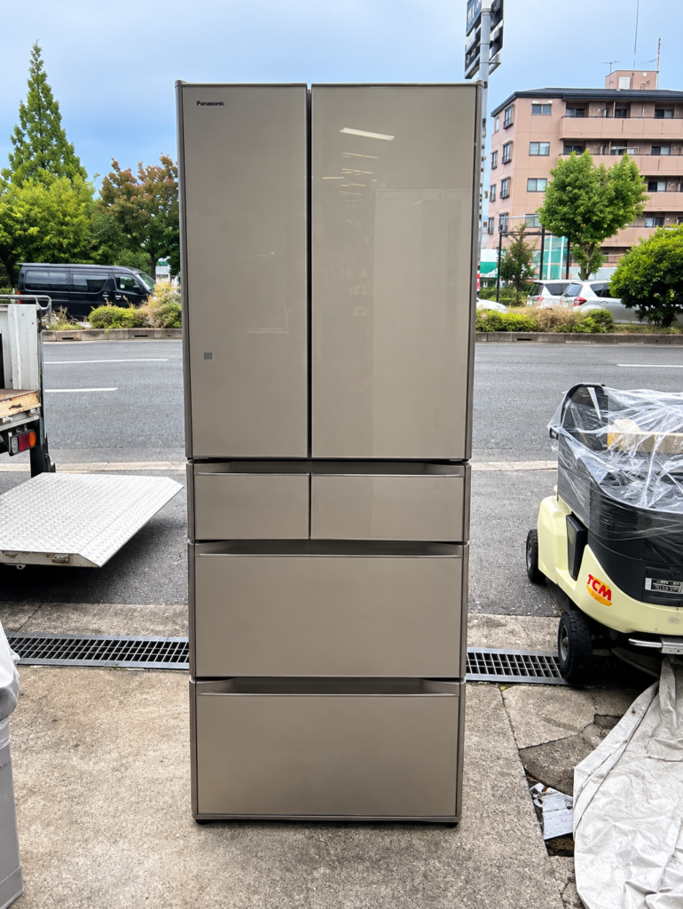 冷蔵庫・洗濯機は何年落ちまで売れる?5年・7年・10年落ちの買取事情を実際の査定例で解説 日立 HITACHI 真空チルド ノンフロン冷凍冷蔵庫 R G5700F 770x1024