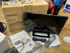 大型テレビを売る前に確認すること|壁掛け・スタンドなし・リモコン欠品・搬出条件を解説1 東芝 TOSHIBA 19V型液晶テレビ 19S22