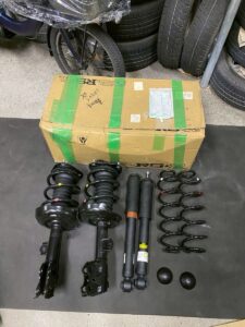 レクサス　UX250h 純正 サスペンションキット　48530-76180