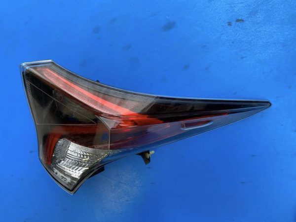 プリウス　ZVW50/ZVW51 前期　純正右テールランプ 81550-47280-C
