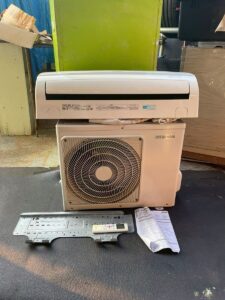 アイリスオーヤマ ルームエアコン 6畳　IRA-2201R ◯