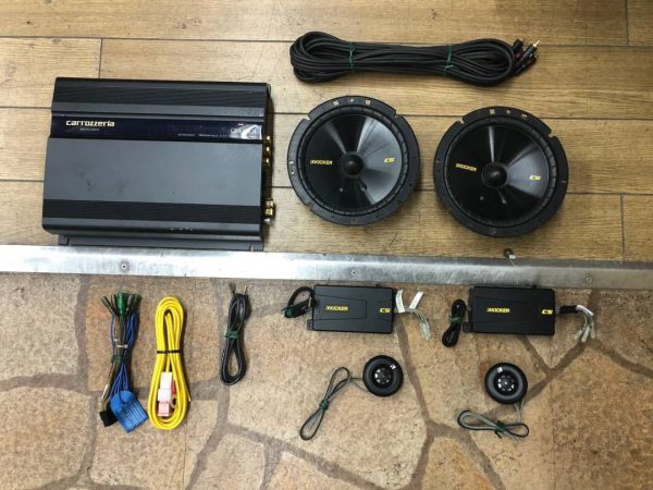 カロッツェリア carrozzeria KICKER アンプ　スピーカー　GM-X404 CSS67