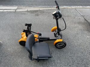 LangTu 折りたたみ シニアカー セニアカー　美品　電動車椅子
