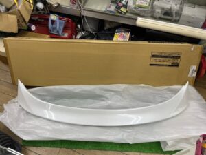 sモデリスタ ハリアー　60/65 バックドアスポイラー　塗装済み　D2644-43010-00