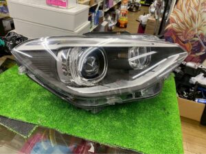 BMW 1シリーズ　F20/F21 純正右ヘッドライト　7229688-10