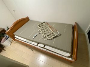 パラマウントベッド 3モーター　電動介護ベッド KQ159