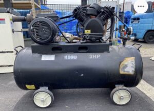 エアーコンプレッサー　2.2kw 100L 0.8Mpa V-2051/8MVCP-10B