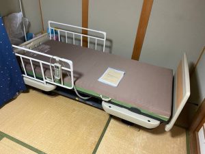 パラマウントベッド　楽匠　電動介護ベッド　3モーター　Q83001K