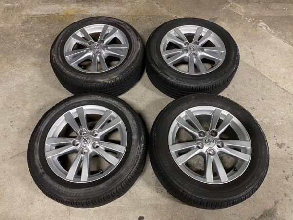 新車外し　アベンシス　純正16インチタイヤホイールセット