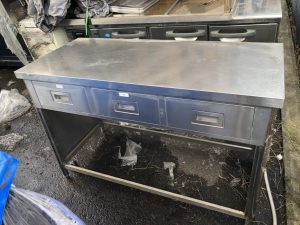 引き出し付き作業台 ステンレス作業台 厨房機器