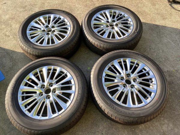 新車外し バリ山 アルファード　30 後期　ハイブリッド　純正17インチタイヤホイール