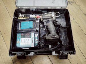  makita マキタ 充電式インパクトドライバ 18V TD172D