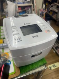 三菱 IHジャー炊飯器 5.5合炊き　NJ-VE108-W