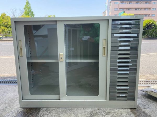 LION スチールキャビネット　書庫　書類引き出し