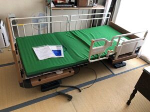 パラマウントベッド 楽匠Z 3モーション KQ-7332 アーム付き 介護ベッド