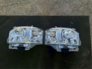 ハイエース 4.5.6型　後期　純正ベッドライトセット　koito 26-137