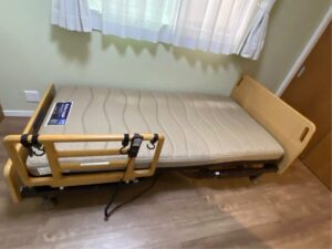 フランスベッド　Reha Tech 電動リクライニングベッド　介護ベッド　TRG-26-12M