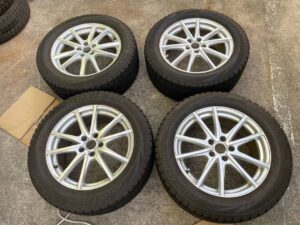 ブリジストン ブリザック　235/55R18 114.3 18X7.5J スタッドレス