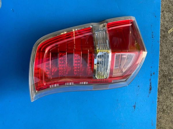 ステップワゴン　RK5 後期 純正左テールランプ W0587