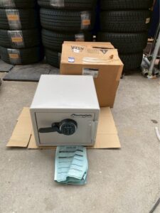  Sentry セントリー 耐火金庫 テンキー式 JF082ET