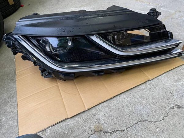 VW アルテオン　3HDJHF 純正右LEDヘッドライト 3G8.941.082A