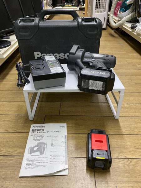 美品　Panasonic パナソニック　充電式全ねじカッター　14.4/18V EZ45A4LJ2G-B