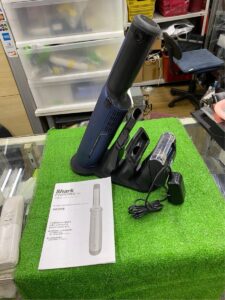  Shark シャーク　充電ドック付き 充電式ハンディクリーナー　WV405JBJ