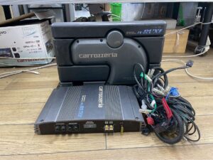 カロッツェリア carrozzeria サブウーファー アンプ　TS-RVX1