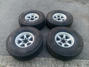 BRADLEY VZ ブラッドレー　139.7 16×8.5JJ IN5 315/75R16