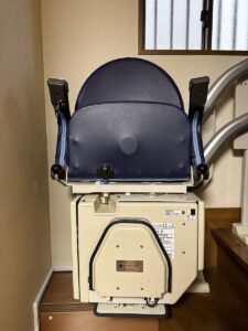 クマリフト 曲線階段昇降機 階段リフト