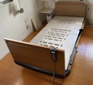 パラマウントベッド　楽匠Z 4モーター　最高級グレード　電動介護ベッド KQ-7332