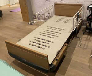 パラマウントベッド　楽匠Z KQ-7332 介護ベッド　4モーター