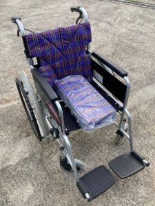カワムラ　KAWMURA 自走式車椅子　車いす　KA22-40SB-M