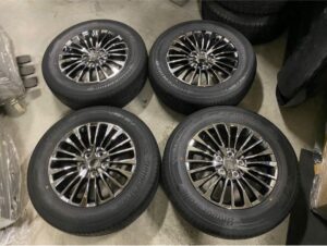 アルファード　40 エグゼクティブラウンジ　純正17インチタイヤホイール