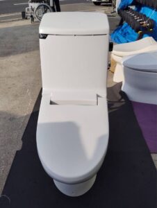 INAX タンク一体型リフレッシュ シャワートイレ　DWT-MC53A