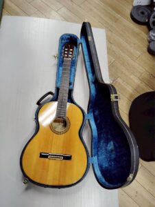 YAMAHA ヤマハ クラシックギター C-180 