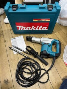 makita マキタ 電動ハンマ HM0830 2700min
