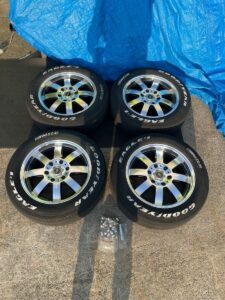 FABULOUS パンデミック　139.7 17×6.5J of38 215/60R17C ホワイトレター