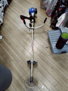 イセキ　 刈払機 草刈機 エンジン刈払機　CZ267H