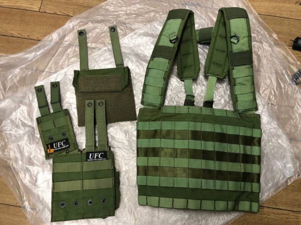 UFC ミリタリーベスト　タクティカルベスト　サバゲー