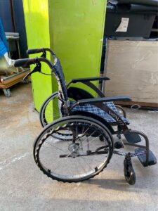 LEXANI レグザーニ　114.3 22×8.5J in15 255/30ZR22