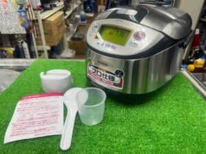  ZOJIRUSHI 象印 業務用 IH炊飯ジャー NH-YG18型