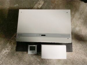 京セラ　ソーラー発電　パワーコンディショナー　4.5kw PVS-452B