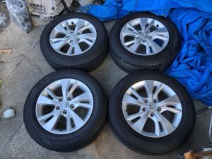 ヴェゼル　純正16インチタイヤホイールセット